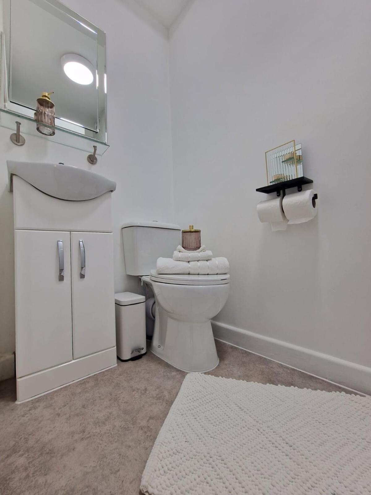 12 B Market Street Watford  Ngoại thất bức ảnh